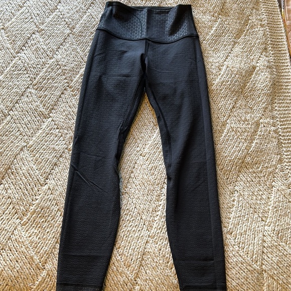 Lululemon black printed leggings - Picture 4 of 9